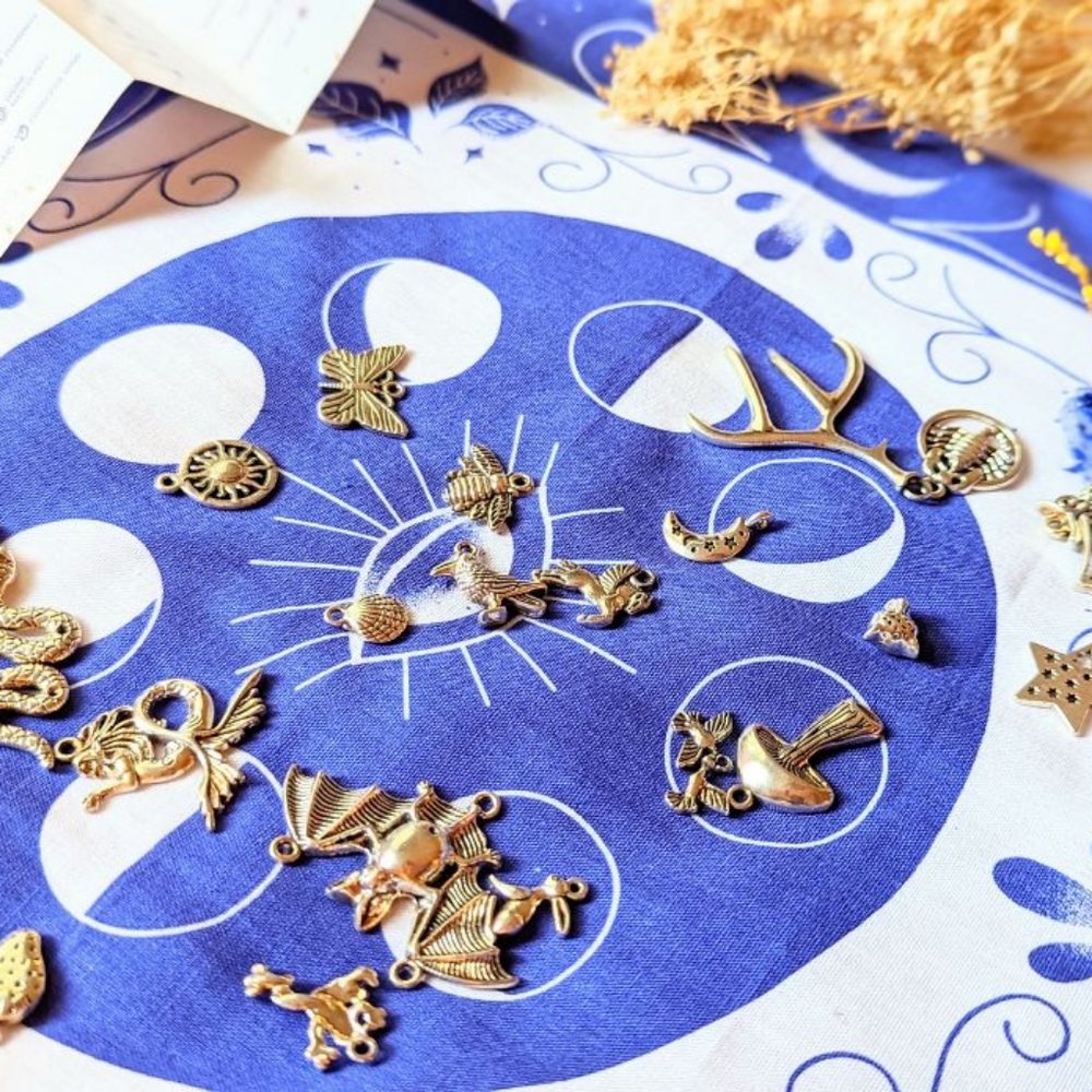 Charm Casting Kit | Goddess Provisions - Picture 2 of 7